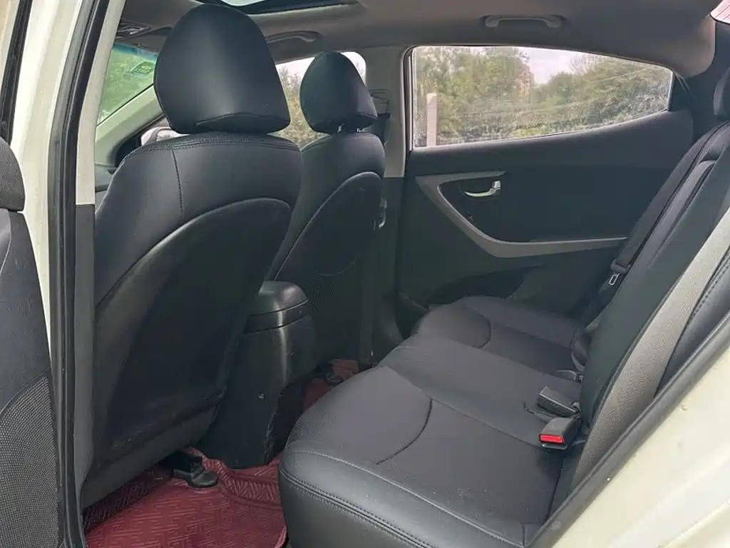 Hyundai Elantra Langdong — миниатюра 7