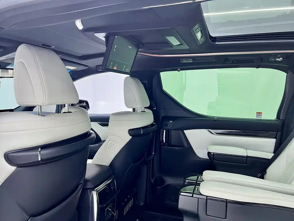 Lexus LM 300h 7-seat Elegant Elegant Edition, фото 22