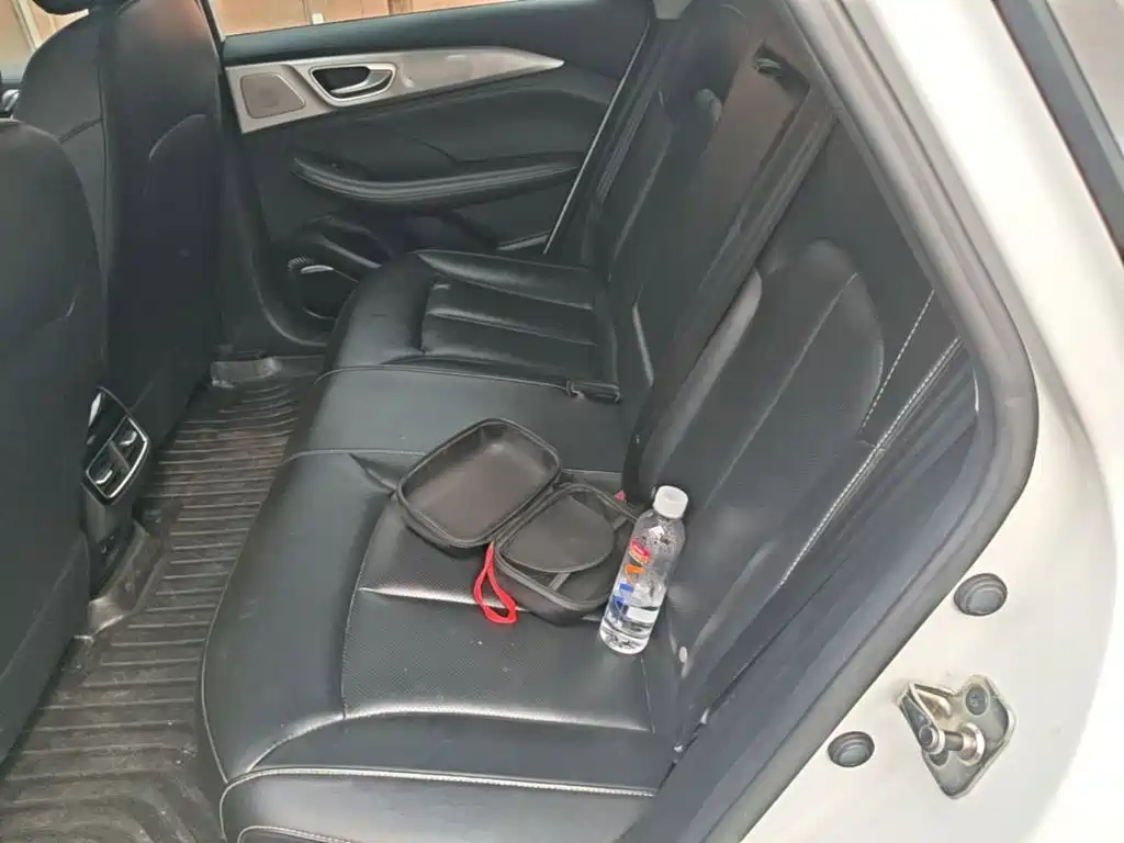 Roewe i6 MAX New Energy — миниатюра 17