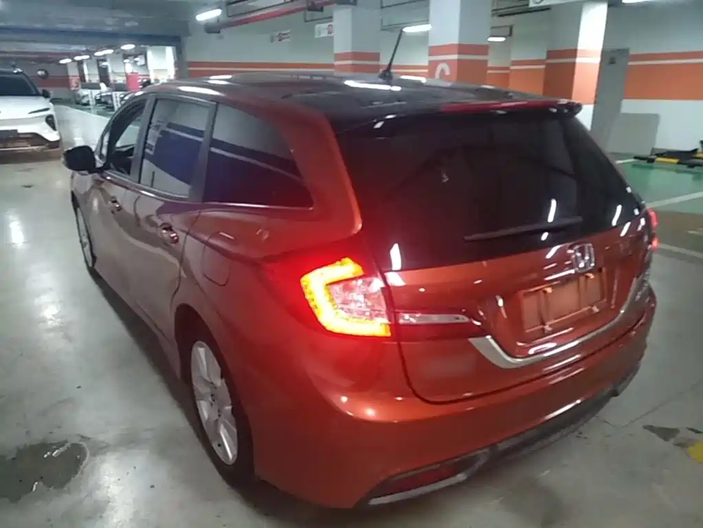 Honda Jade 2016 1.8L AT Comfort Elite 5 мест
