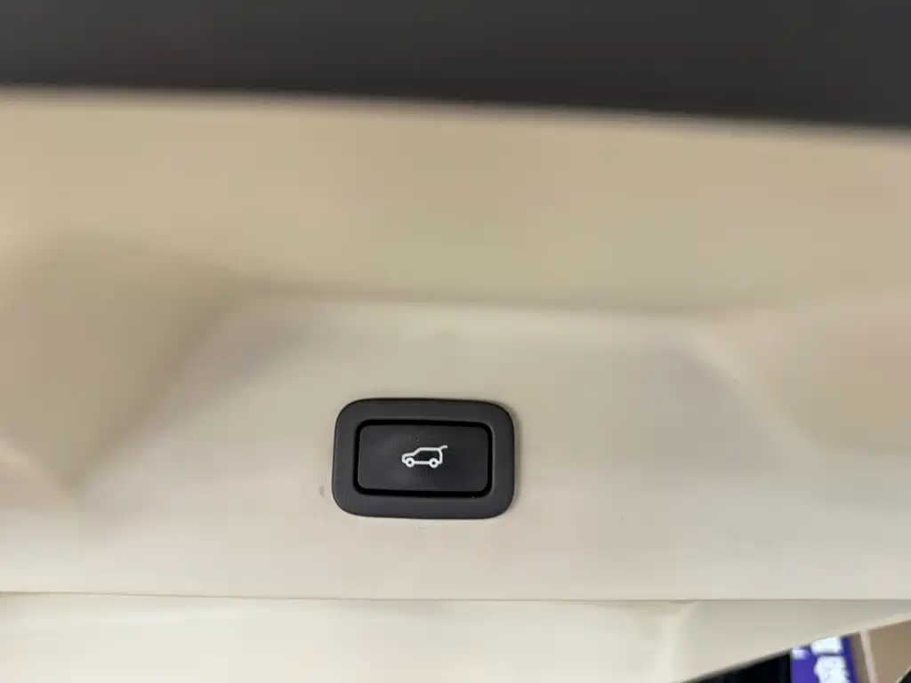 Land Rover Range Rover — миниатюра 22
