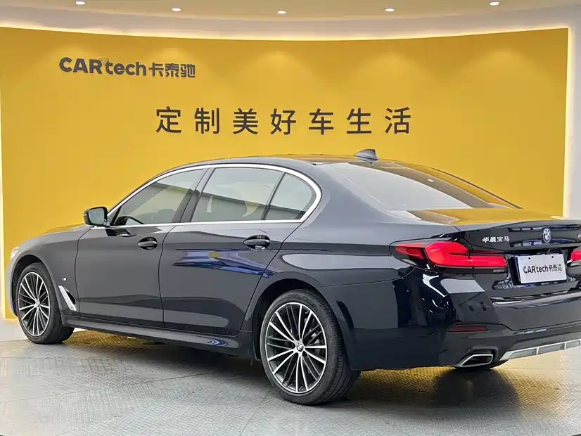 BMW 5 Series — миниатюра 6
