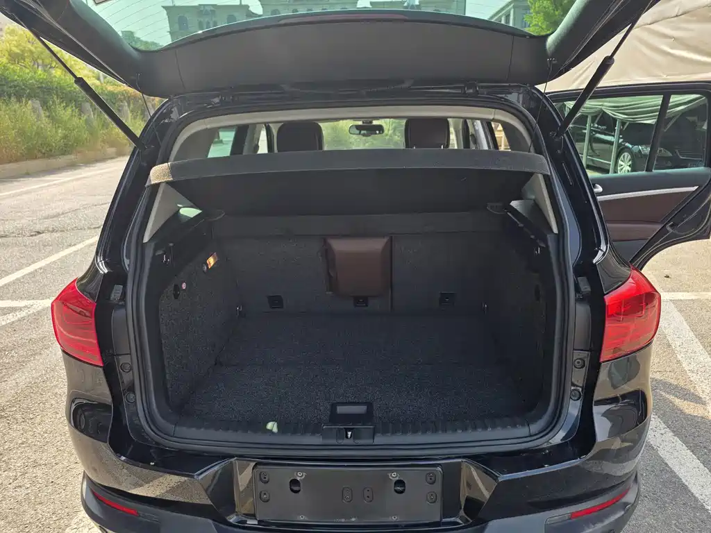 Volkswagen Tiguan — миниатюра 12