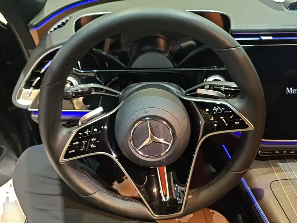 Mercedes-Benz E-Class New Energy — миниатюра 11