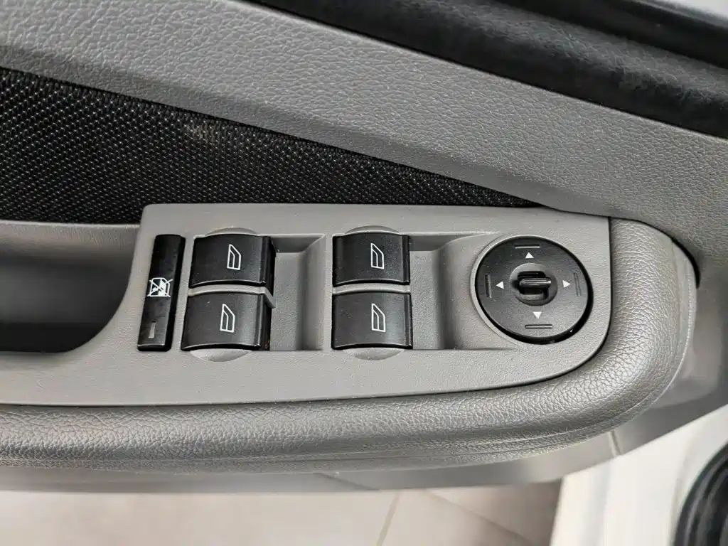 Ford Focus 2013 1.8L AT