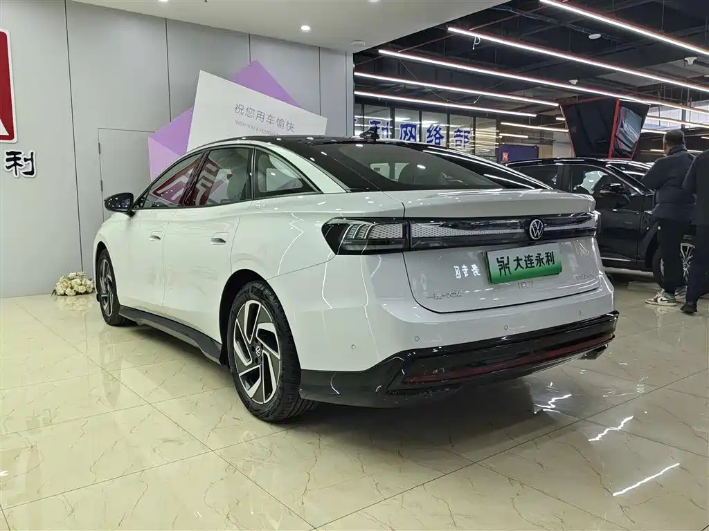 VOLKSWAGEN ID.7 VIZZION