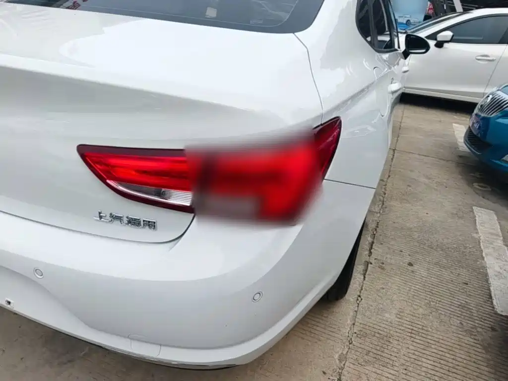Buick Verano — миниатюра 8