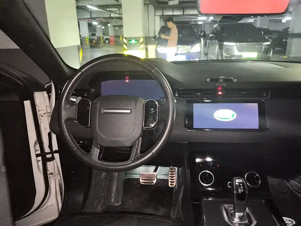 Land Rover Evoque — миниатюра 7