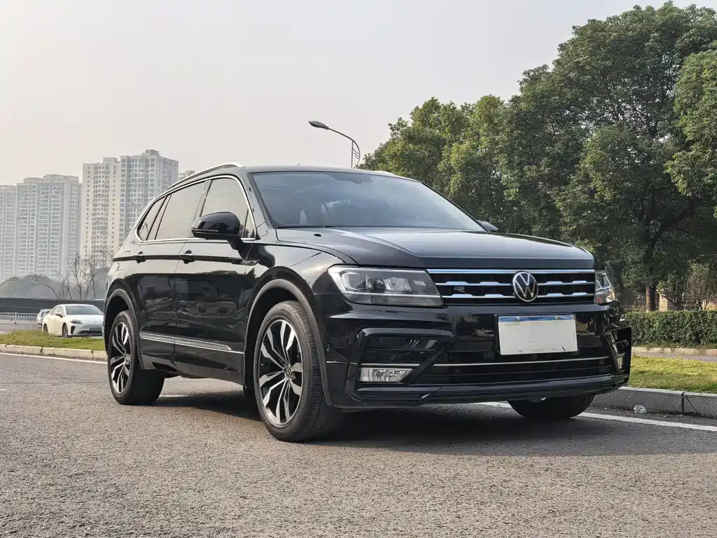 Volkswagen Tiguan L L 2021 330TSI AT R-Line