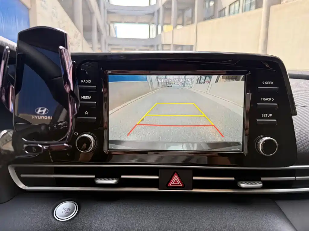 Hyundai Elantra — миниатюра 13
