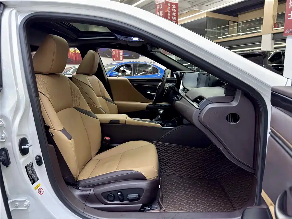 Lexus ES — миниатюра 5