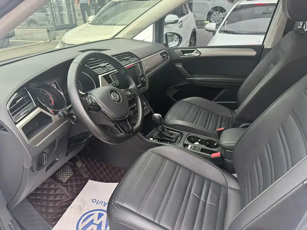 Volkswagen Touran — миниатюра 4