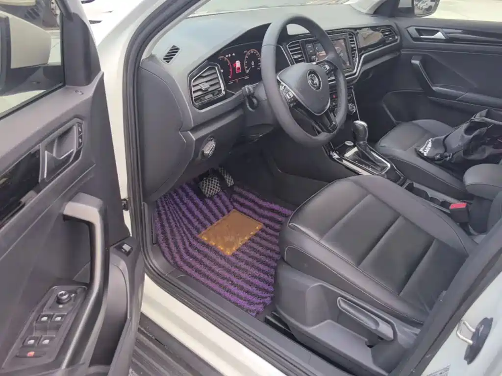 Volkswagen T-Roc — миниатюра 16