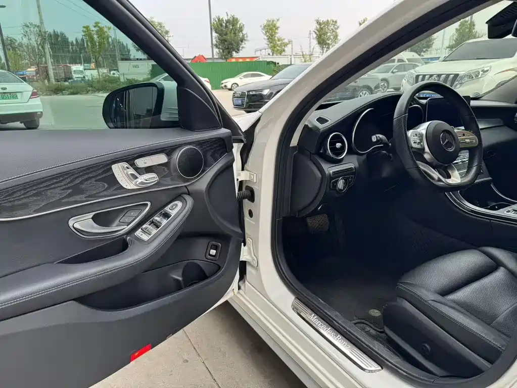 Mercedes-Benz C-Class — миниатюра 4