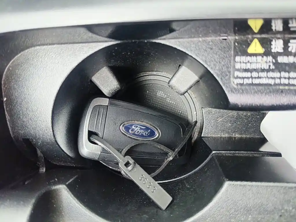 Ford Mondeo — миниатюра 9