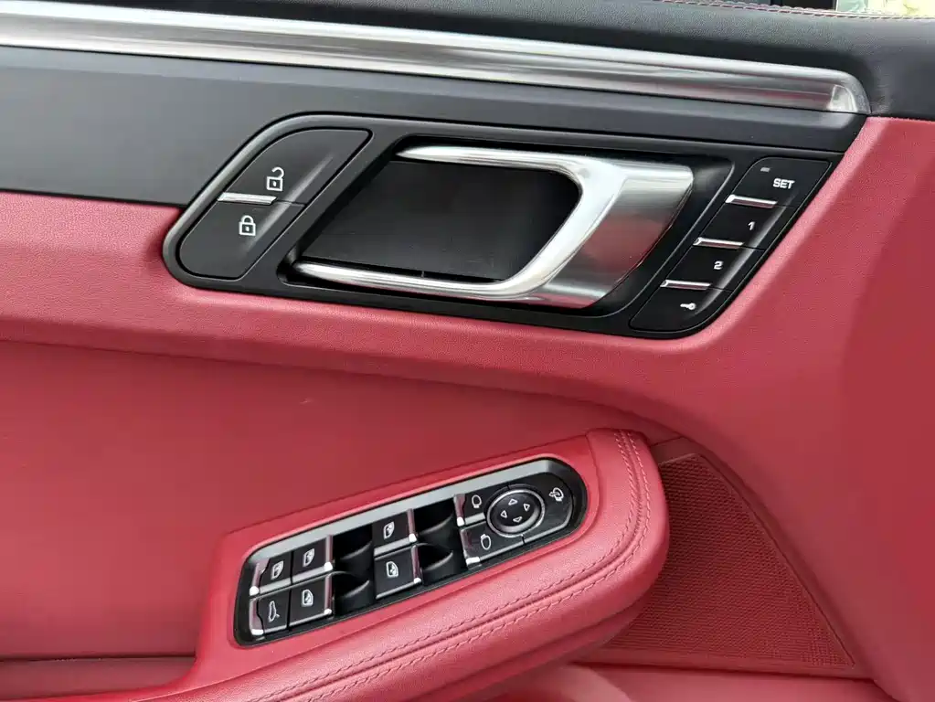 Porsche Macan — миниатюра 18