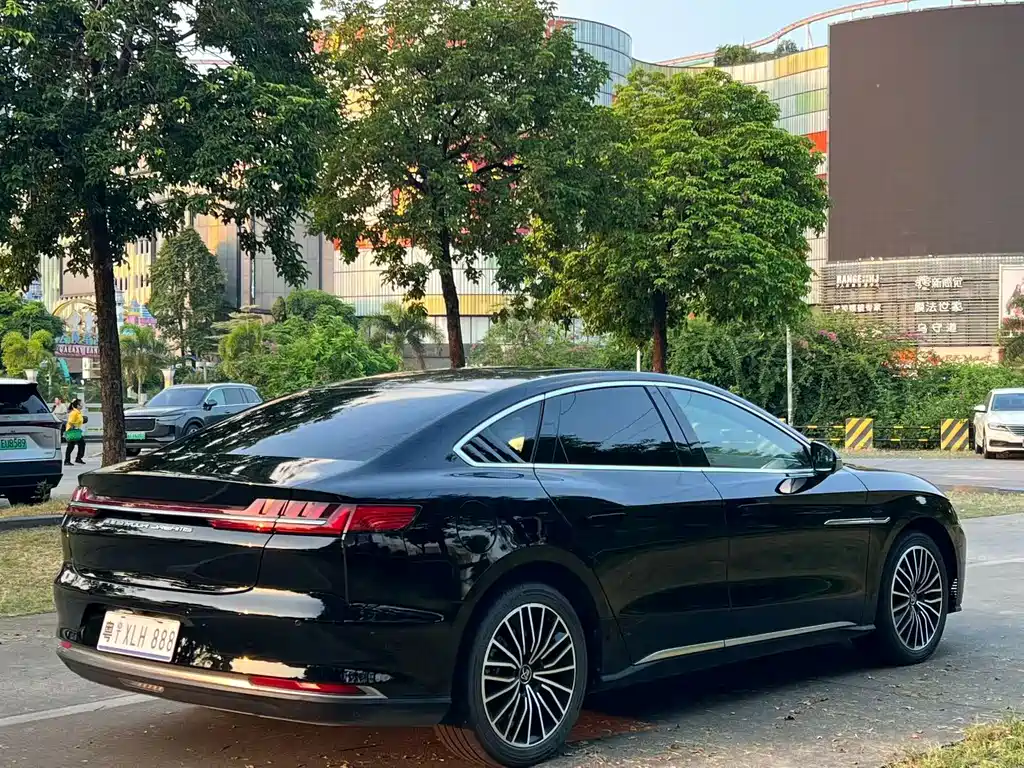 BYD Han — миниатюра 7