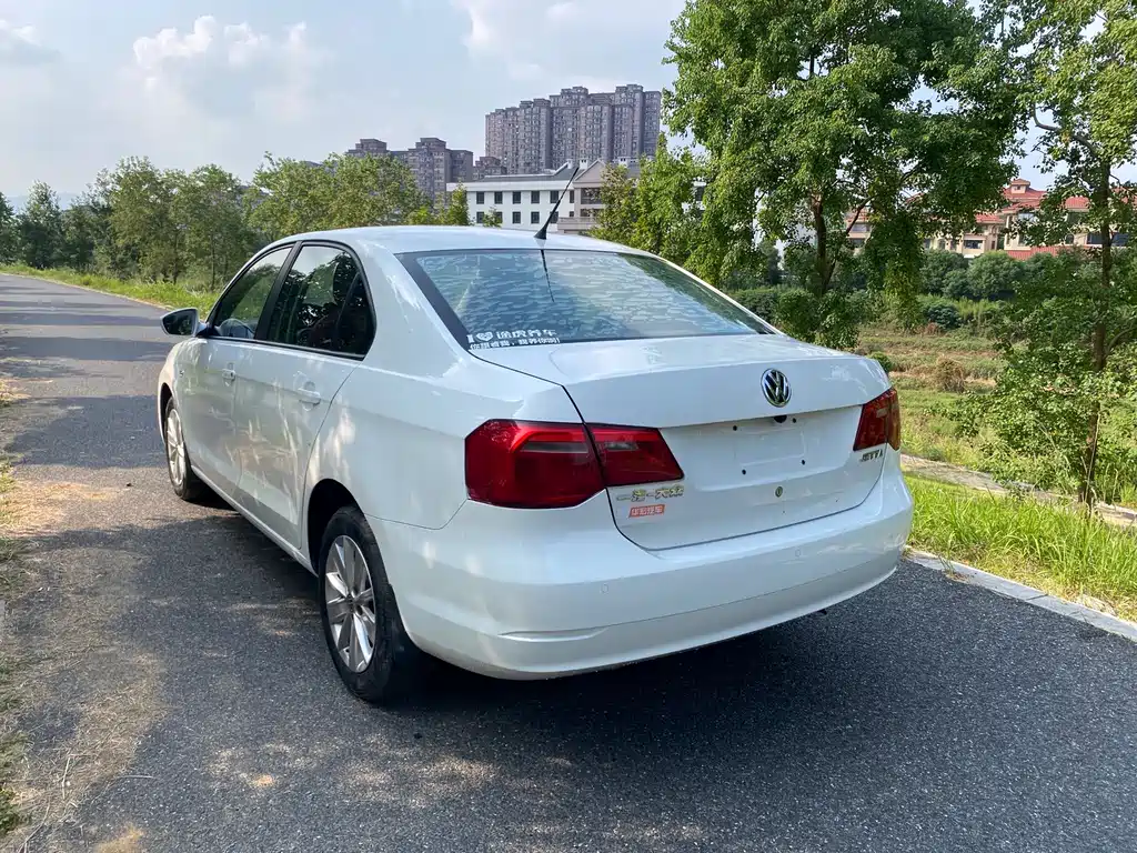 Volkswagen Jetta — миниатюра 7