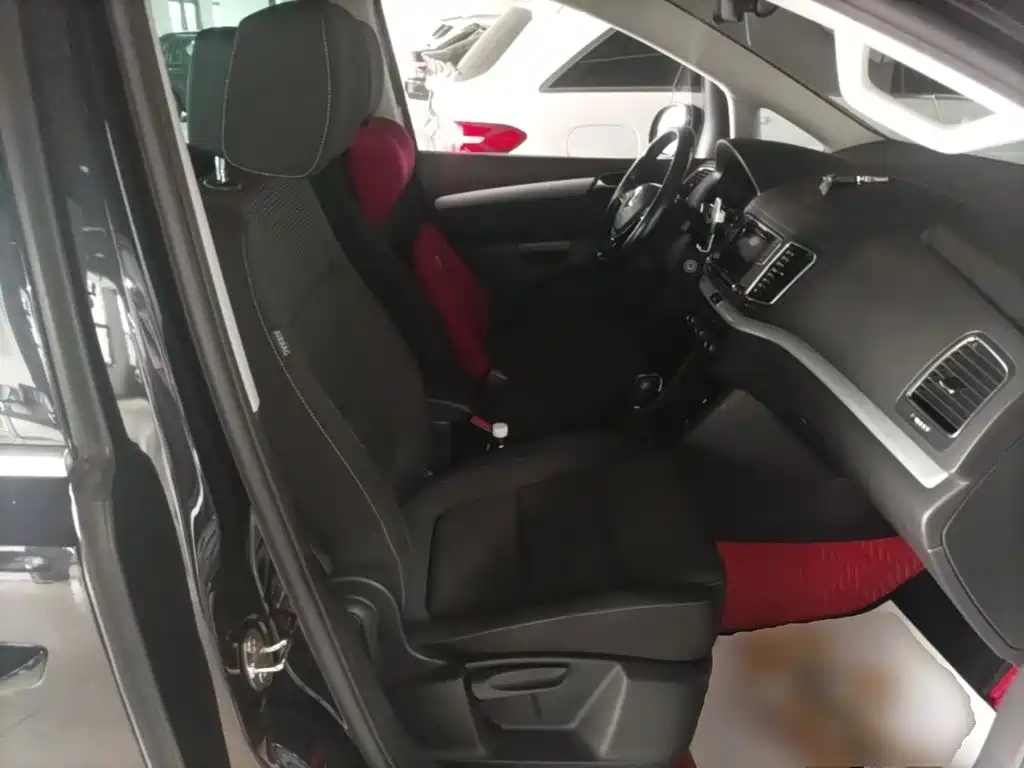Volkswagen Sharan — миниатюра 25