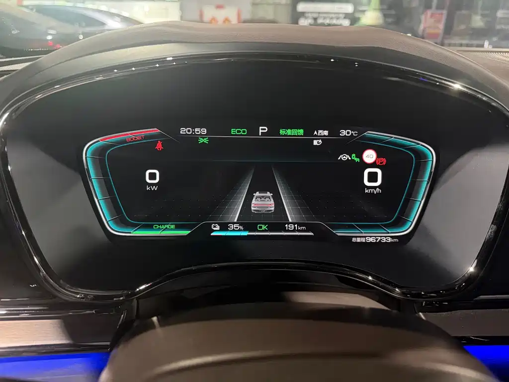 Cadillac Lyriq — миниатюра 10