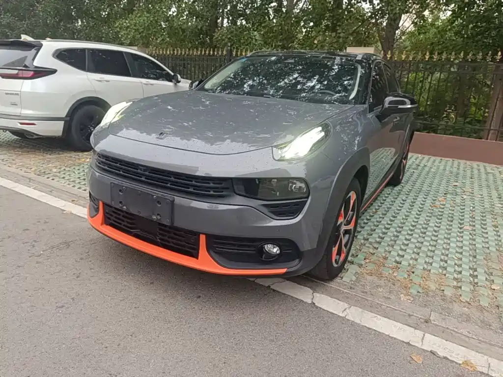 Lynk & Co 02
