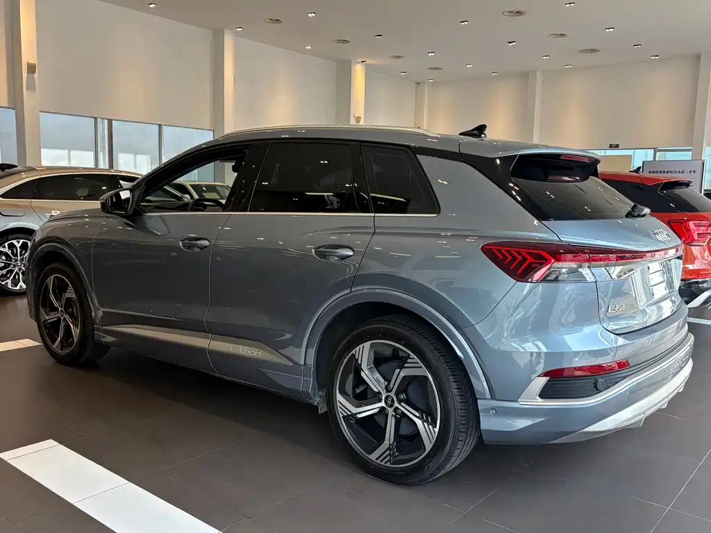 Audi Q4 e-tron — миниатюра 3