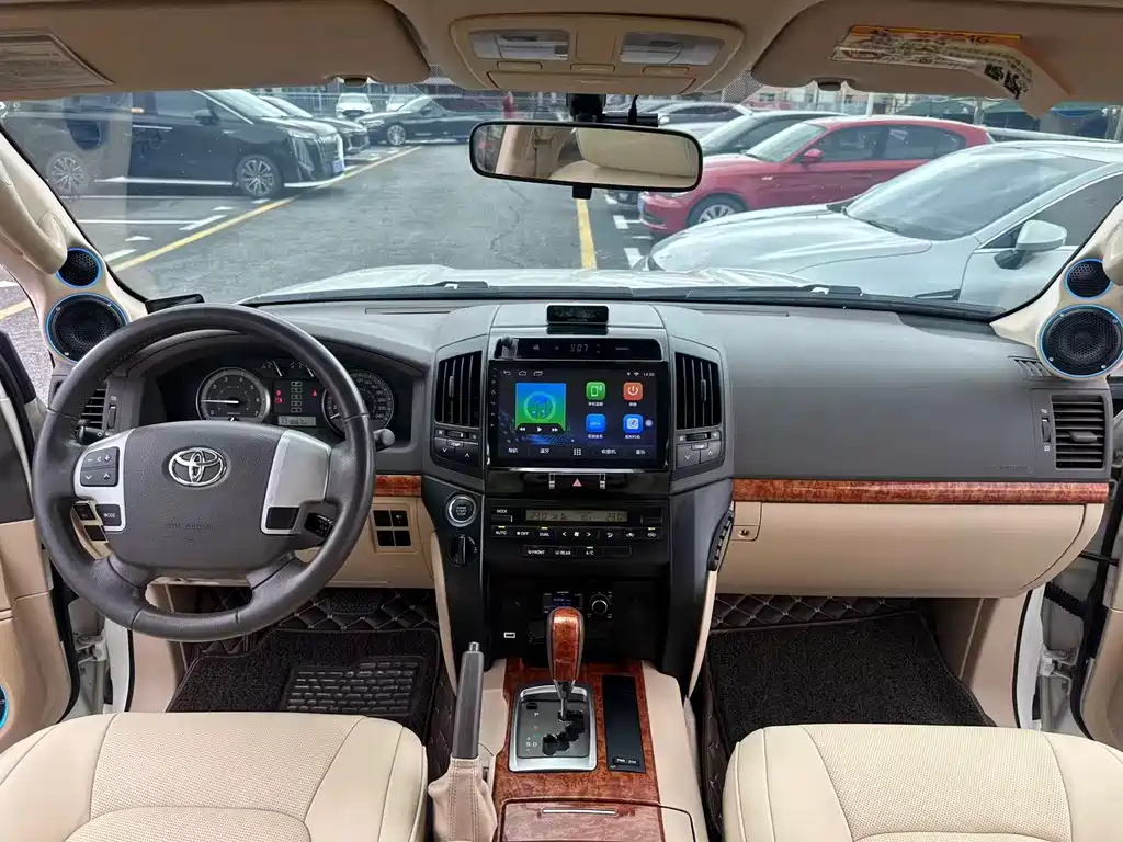 Toyota Land Cruiser — миниатюра 6