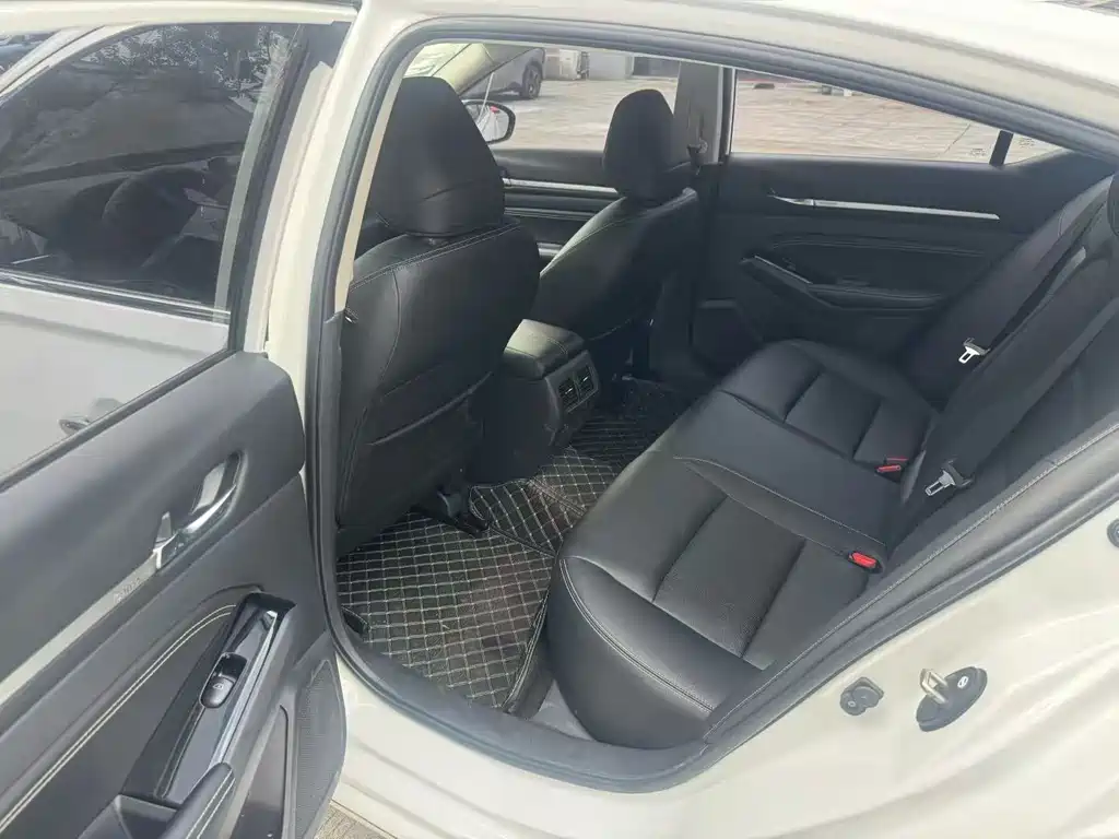 Nissan Teana — миниатюра 5