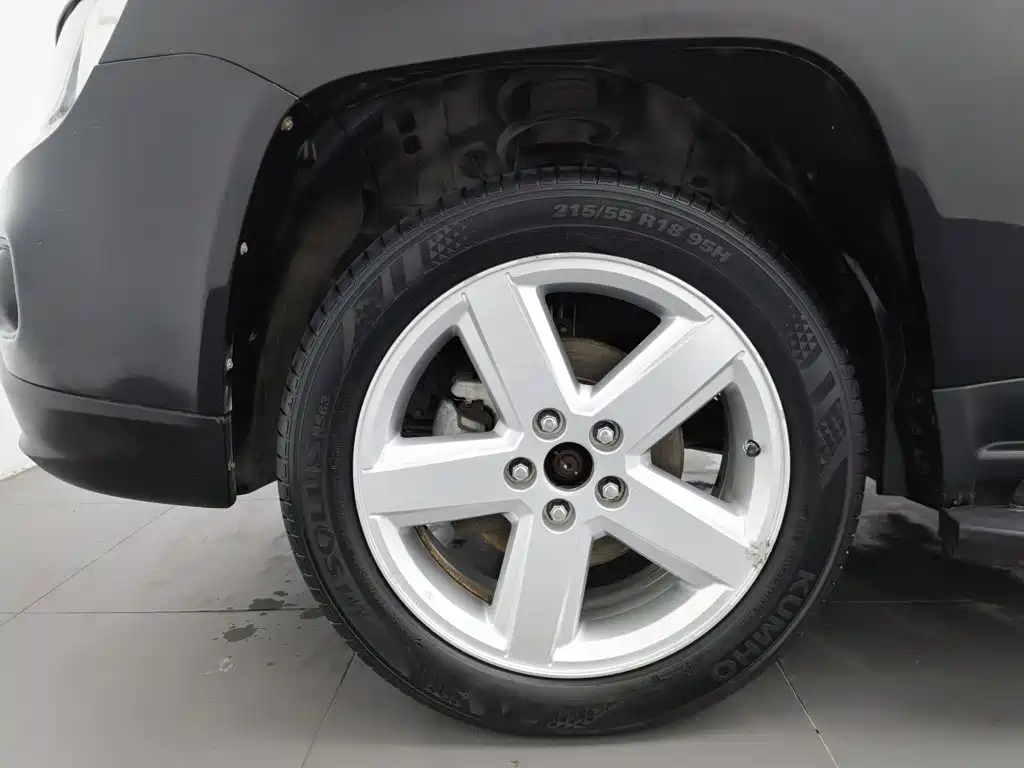 Jeep Compass (Import) — миниатюра 17
