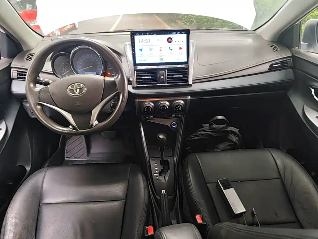 Toyota Yaris L — миниатюра 10