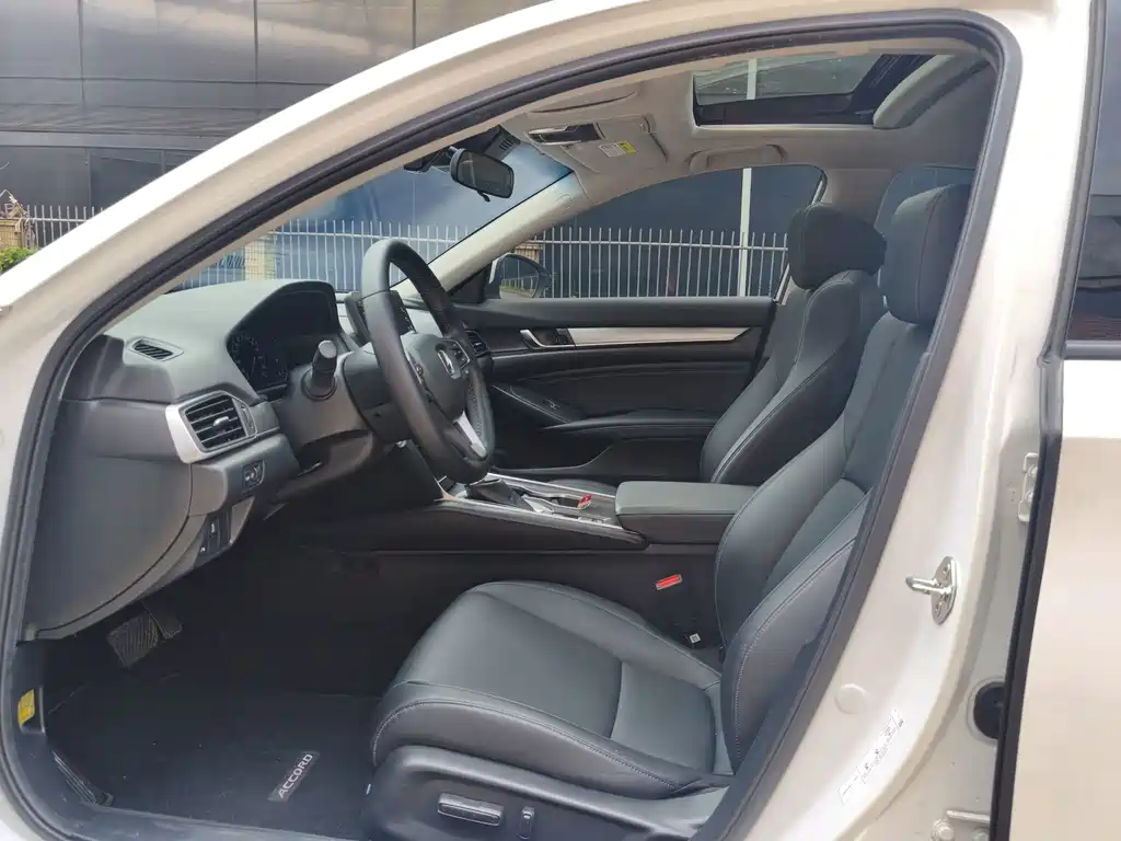 Honda Accord — миниатюра 9