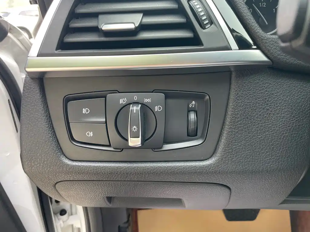 BMW 3 Series — миниатюра 16