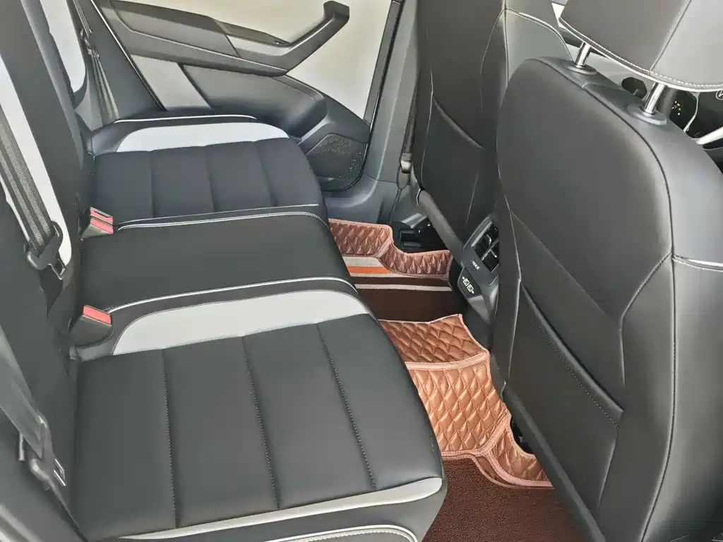 Volkswagen T-Roc — миниатюра 10