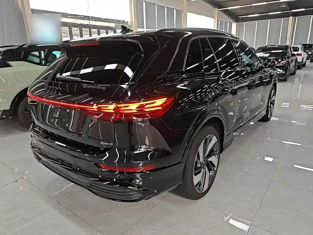 Audi Q5 e-tron — миниатюра 7