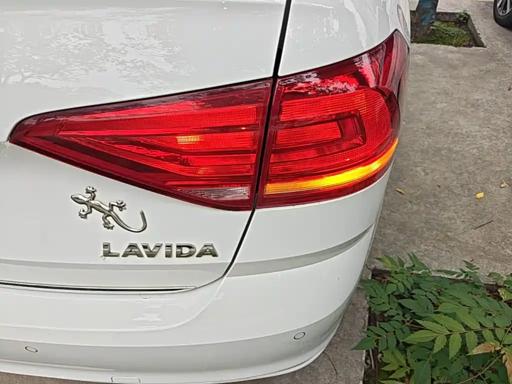 Volkswagen Lavida — миниатюра 8