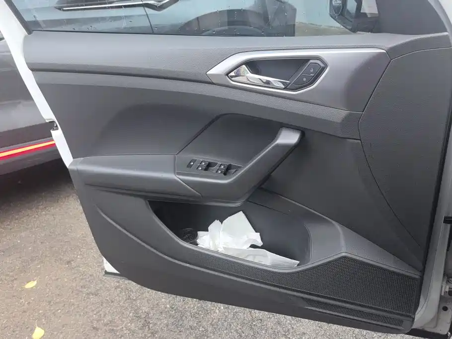Volkswagen T-Cross — миниатюра 7