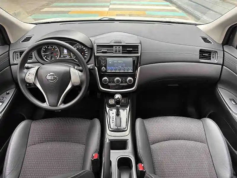 Nissan Tiida — миниатюра 6
