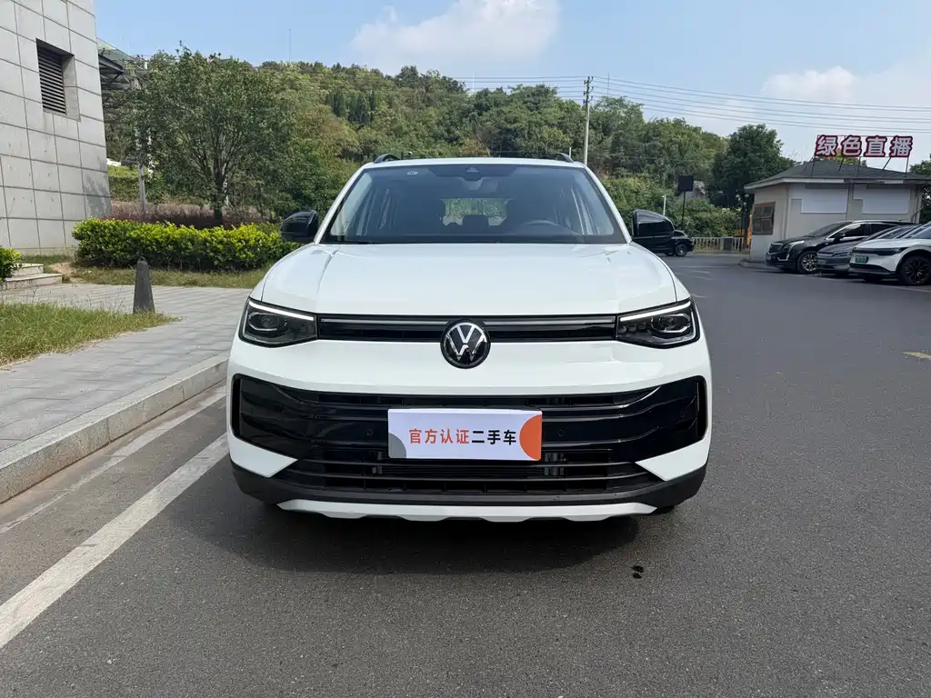Volkswagen Tharu — миниатюра 2
