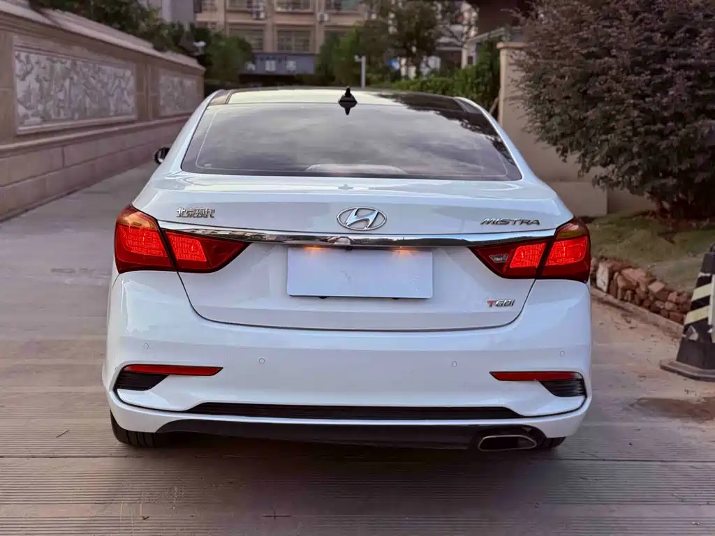 Hyundai Mistra — миниатюра 10
