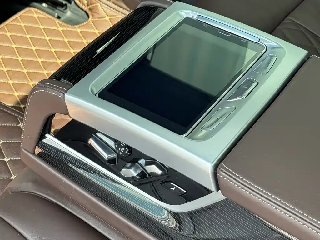 BMW 7 Series — миниатюра 15