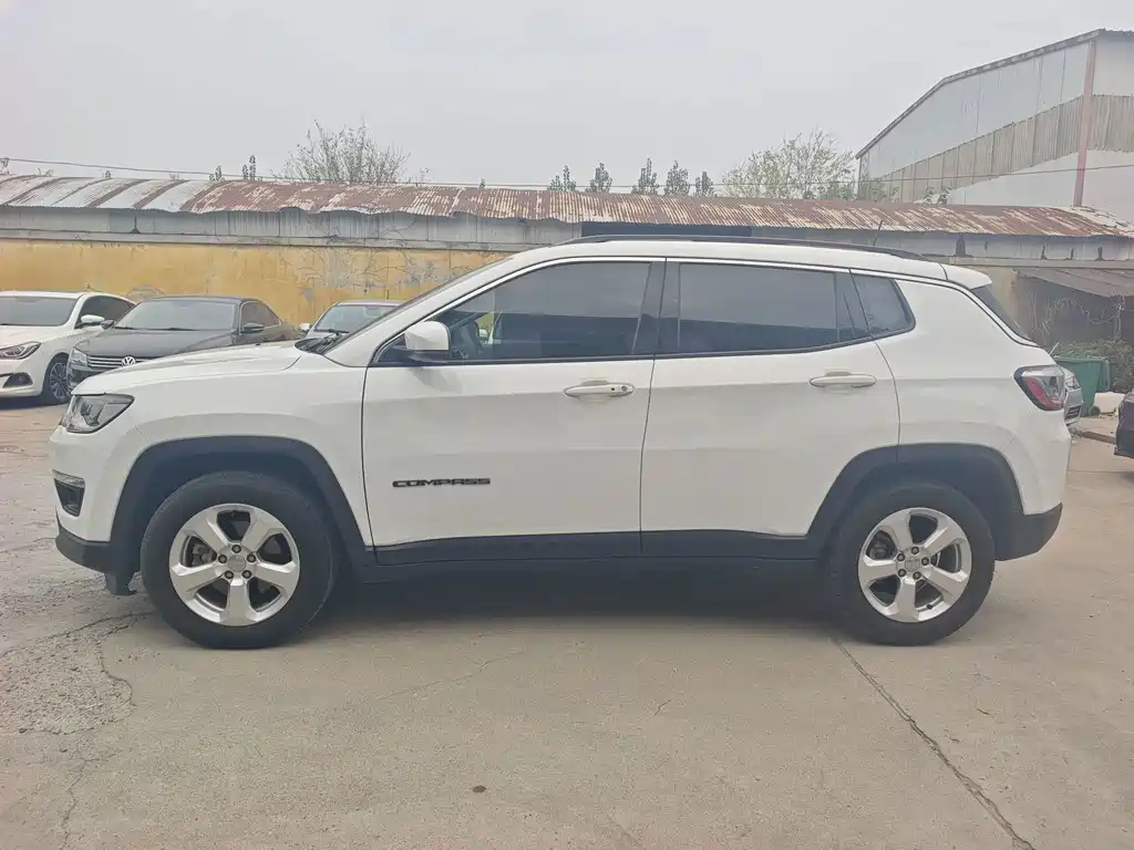 Jeep Compass — миниатюра 5
