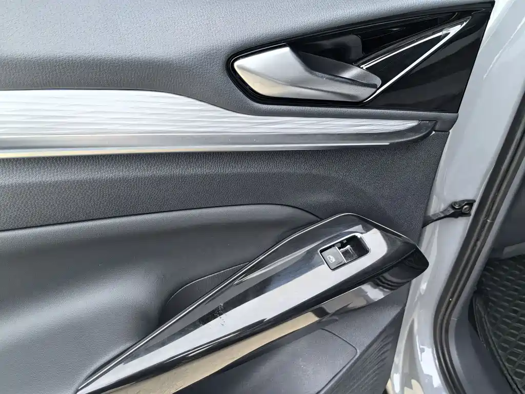 Volkswagen ID.4 Crozz — миниатюра 32