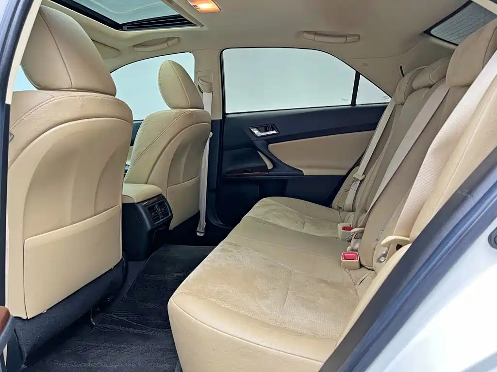 Toyota Reiz — миниатюра 14