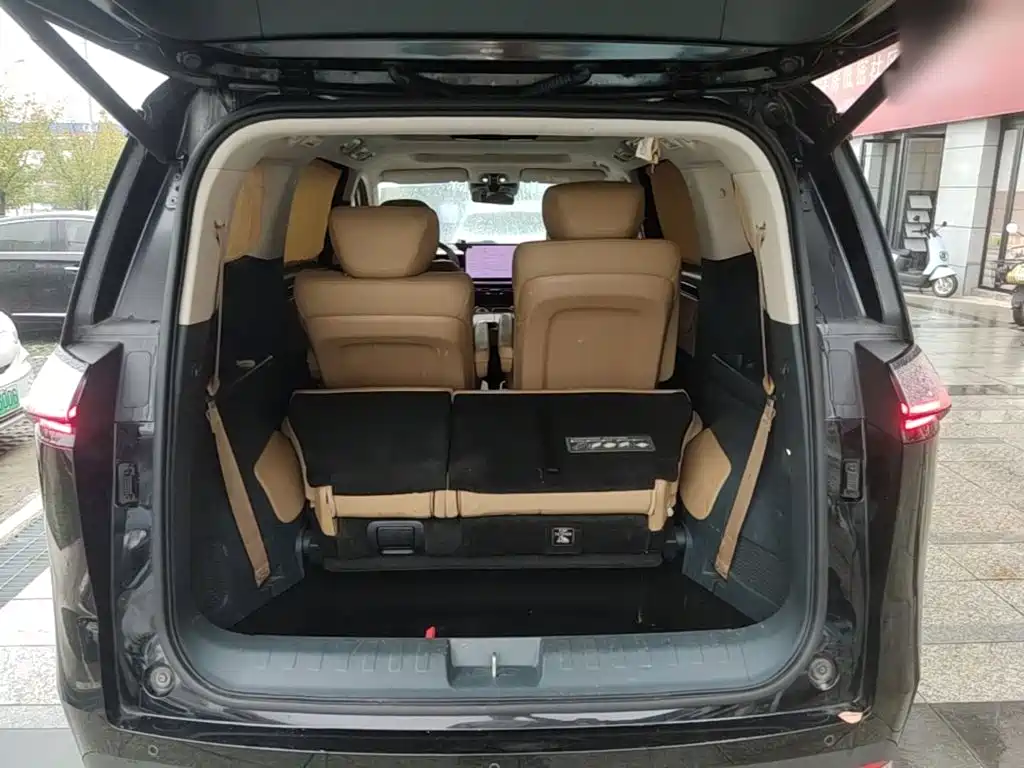GAC Motor Trumpchi E8 PHEV — миниатюра 19