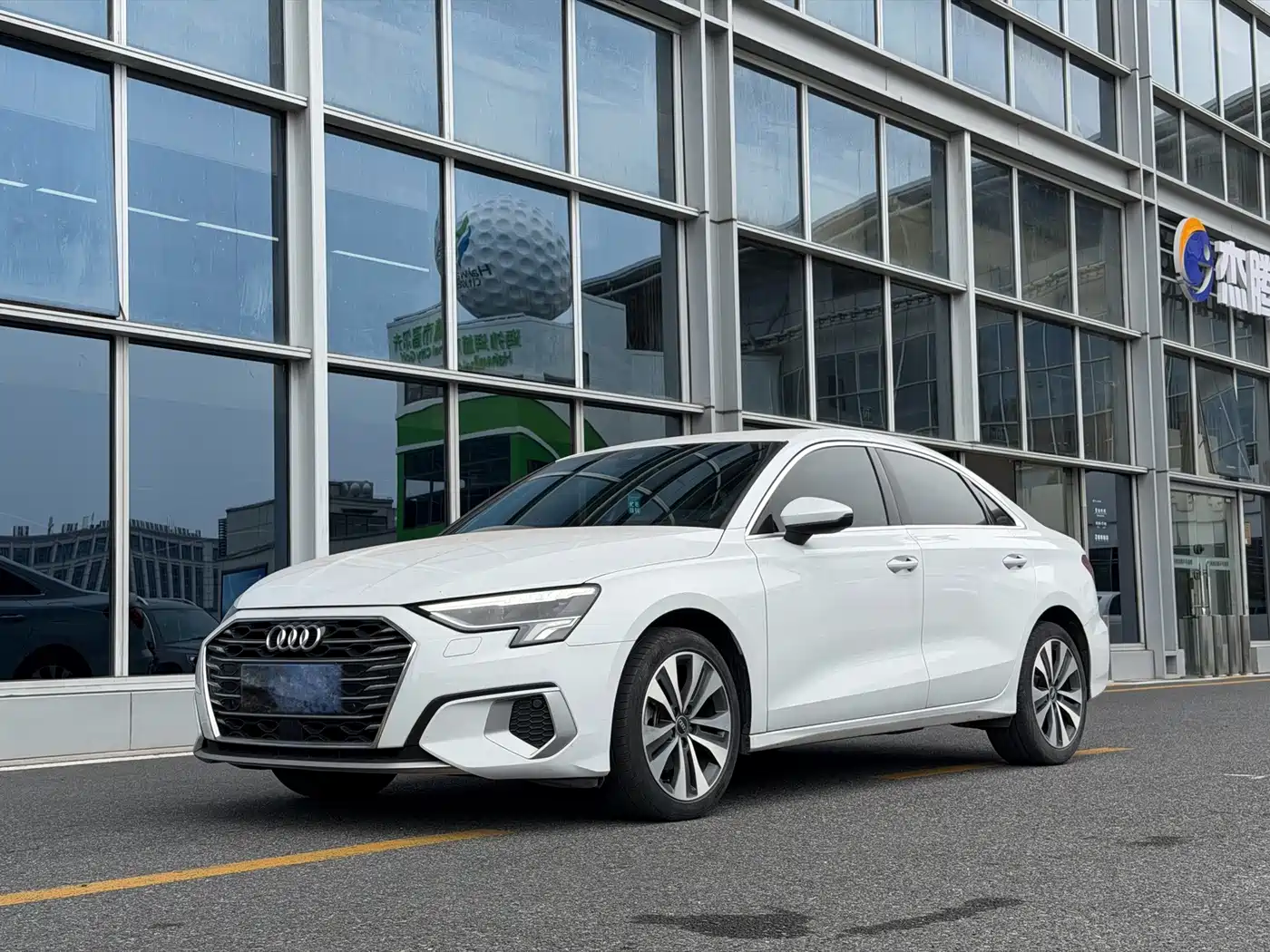 奥迪A3 2021款 A3L Limousine 35 TFSI 进取运动型 2023