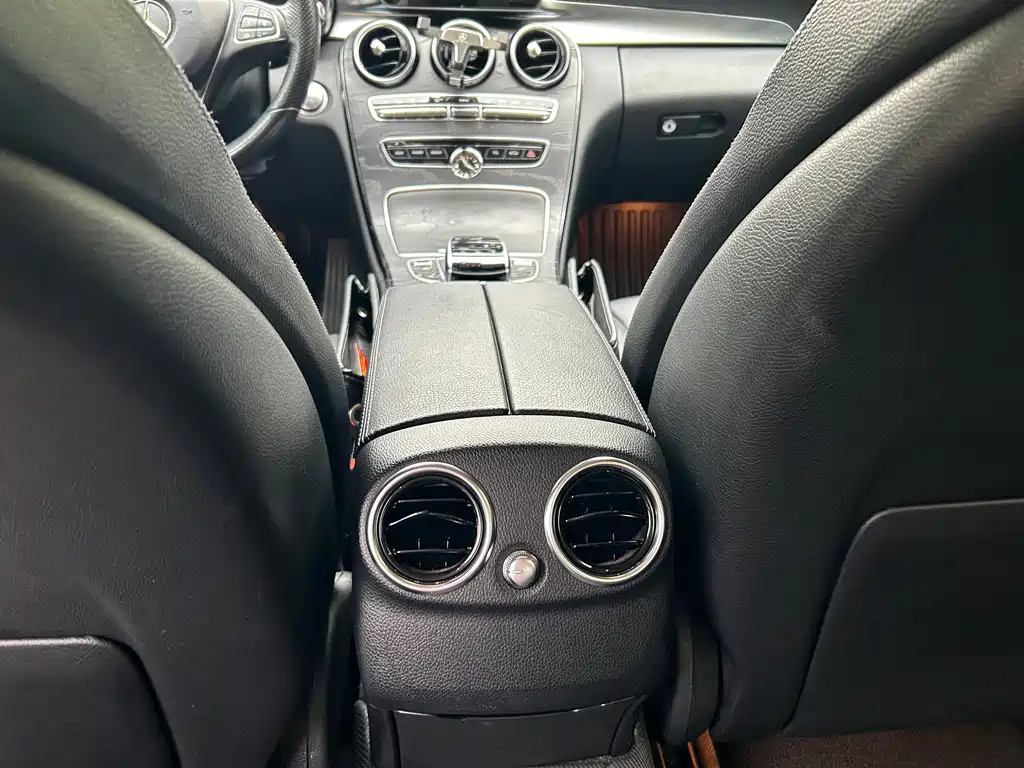 Mercedes-Benz C-Class — миниатюра 10