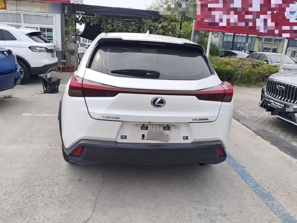 Lexus UX — миниатюра 6