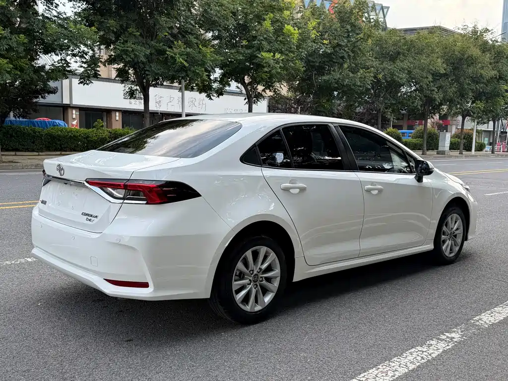 Toyota Corolla — миниатюра 4