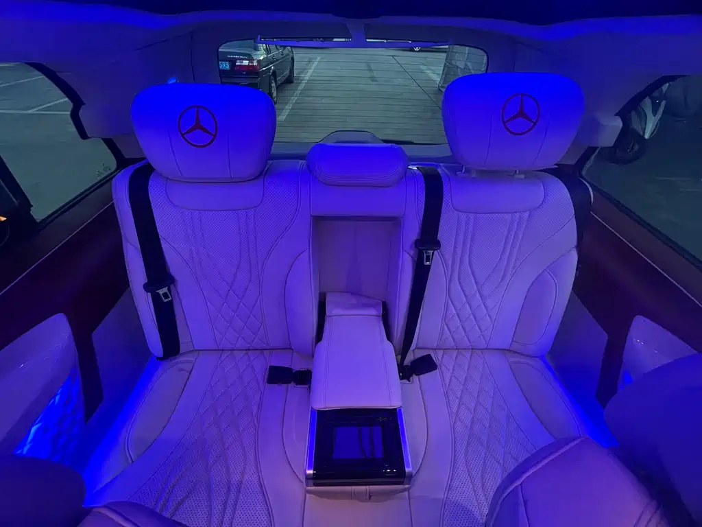 Mercedes-Benz Vito 2020 2.0T Elite 7 мест
