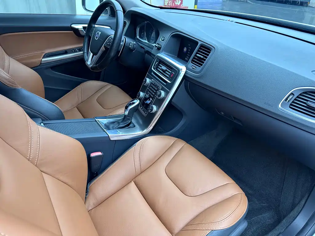Volvo V60 — миниатюра 10